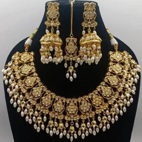 Antique Gold Design Necklace Set