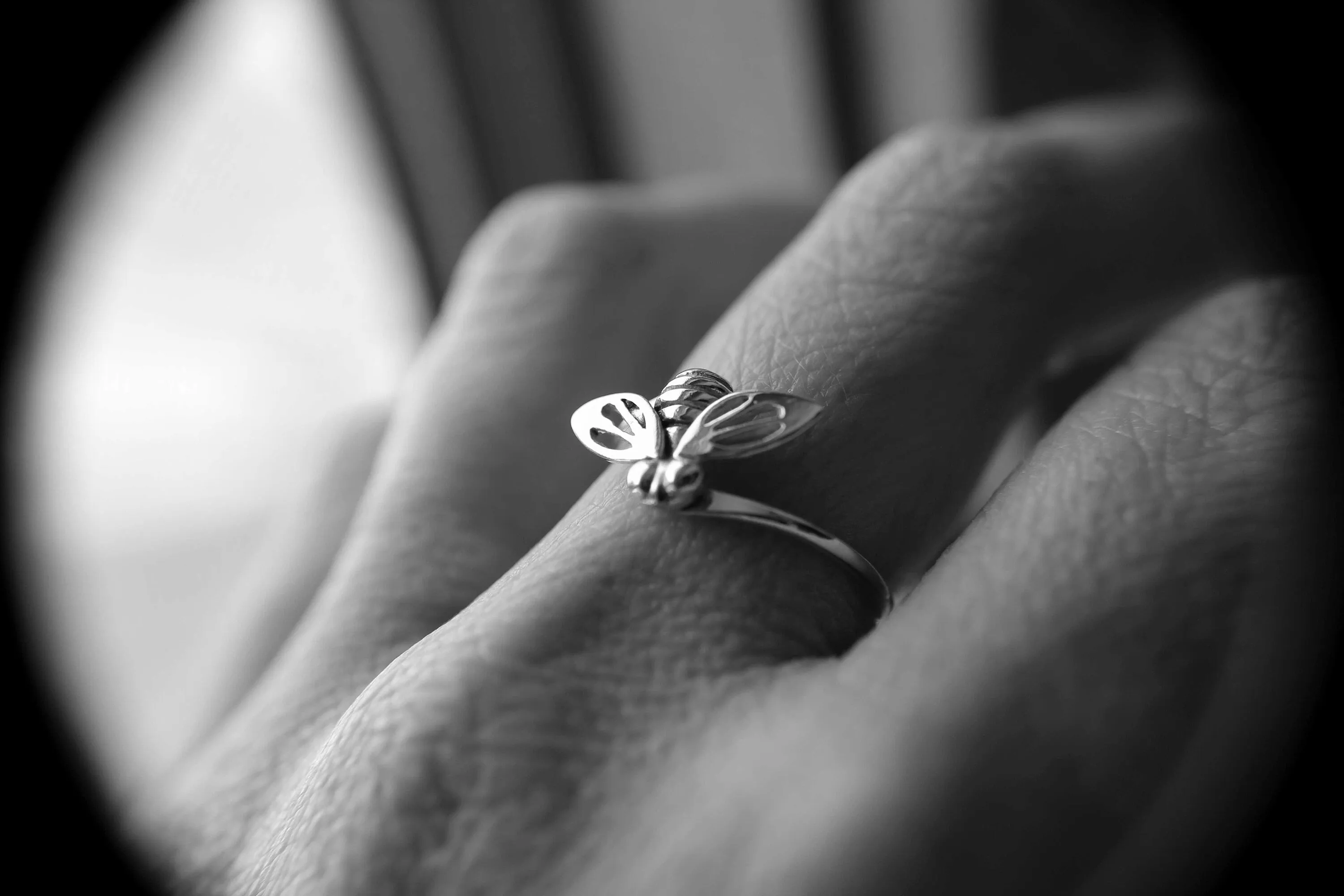 Bee Ring, Little Bee, Bypass Bee Ring, Honey Bee Rings, Gift, Simple Bee Ring, Silver Bee, Stacking Ring, Simple Ring, Minimalist, Gift