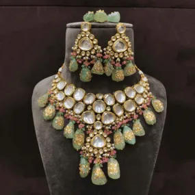 Big Kundan Drop Pendant Necklace Set