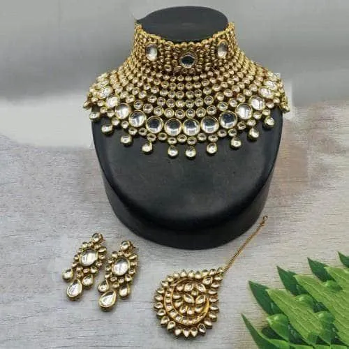 Bridal Choker Necklace Set With Big Teeka