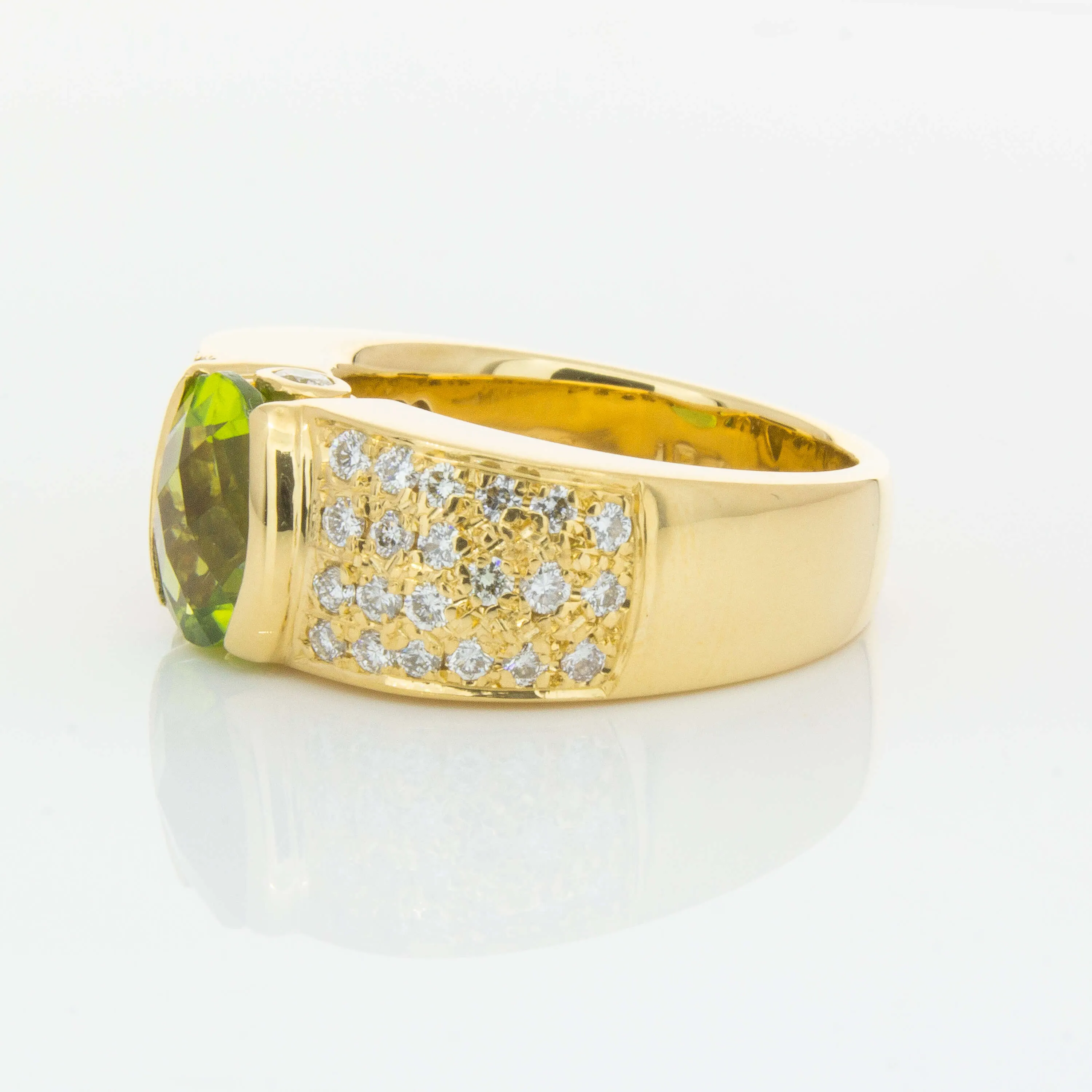 Deja Vu 18ct Yellow Gold 2.28ct Peridot & Diamond Ring