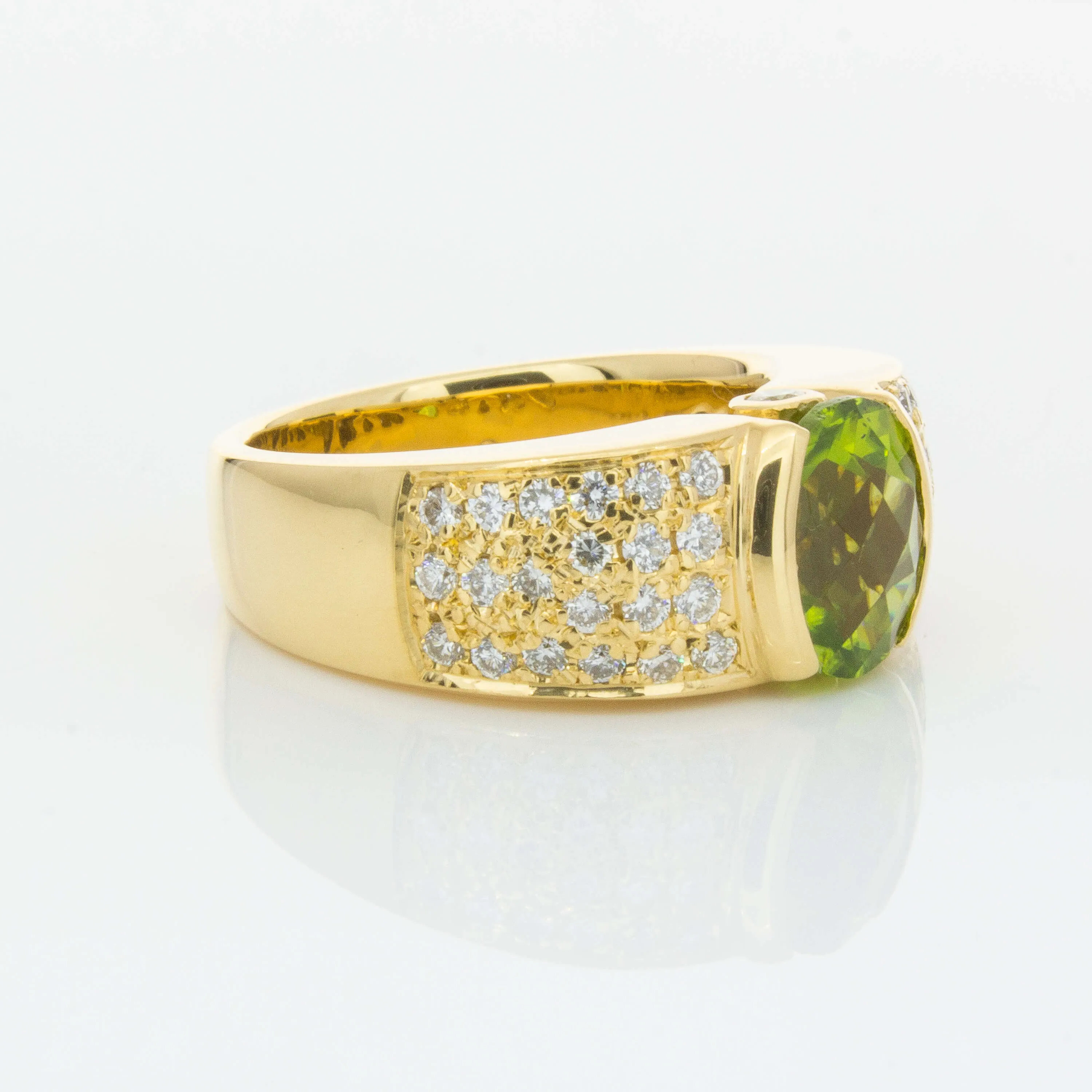 Deja Vu 18ct Yellow Gold 2.28ct Peridot & Diamond Ring