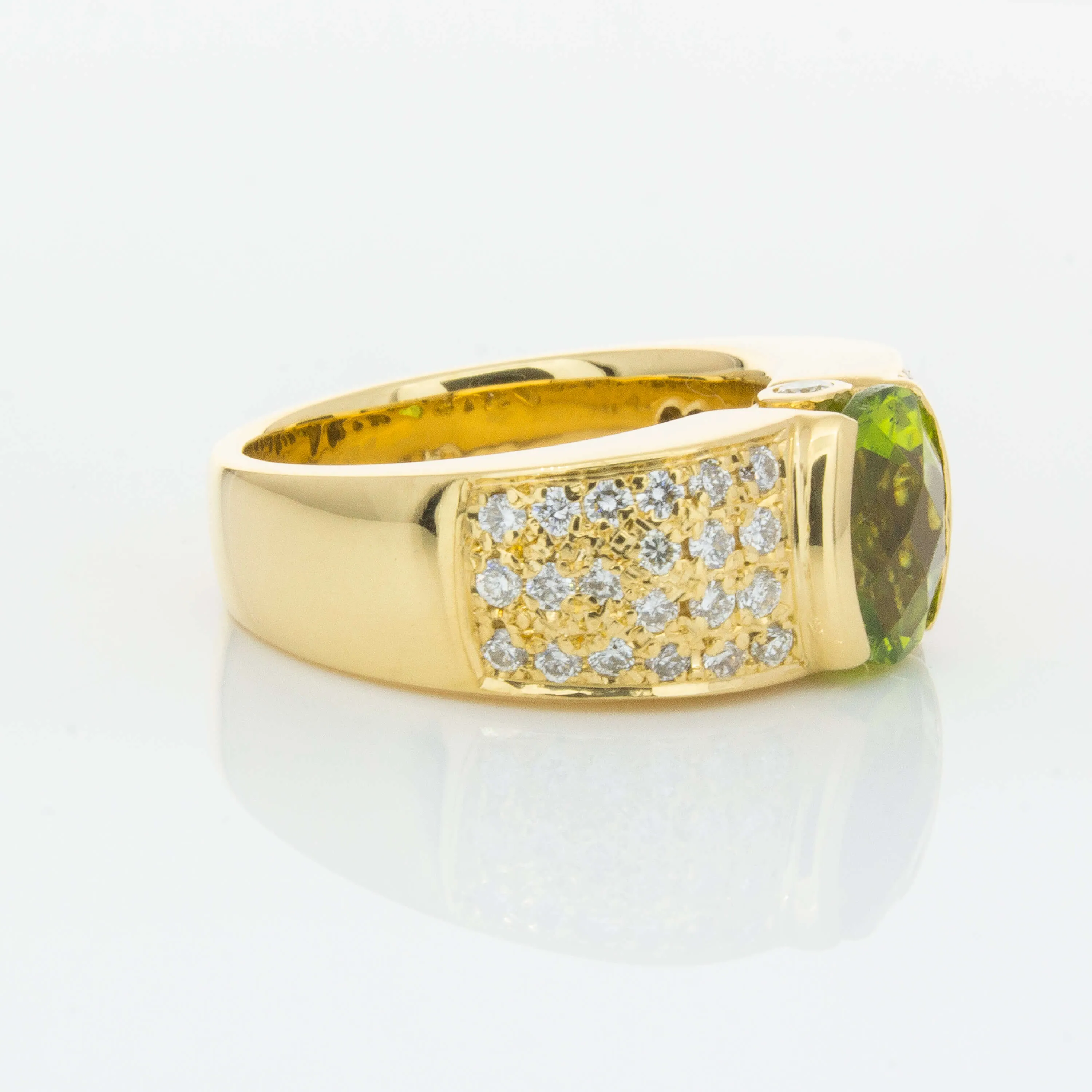 Deja Vu 18ct Yellow Gold 2.28ct Peridot & Diamond Ring