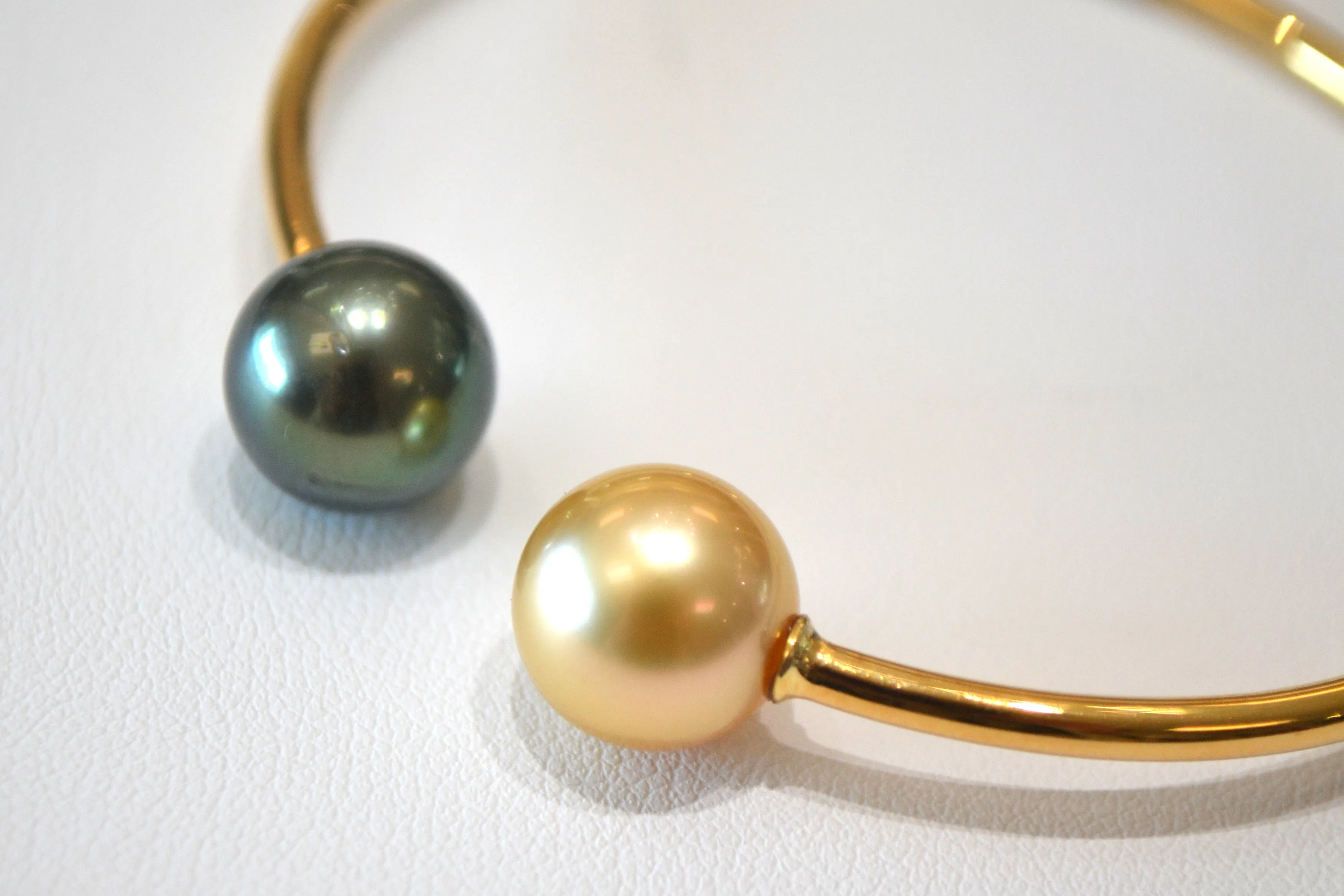 DSL 18k Yellow Gold Tahitian & Gold Pearl Bangle