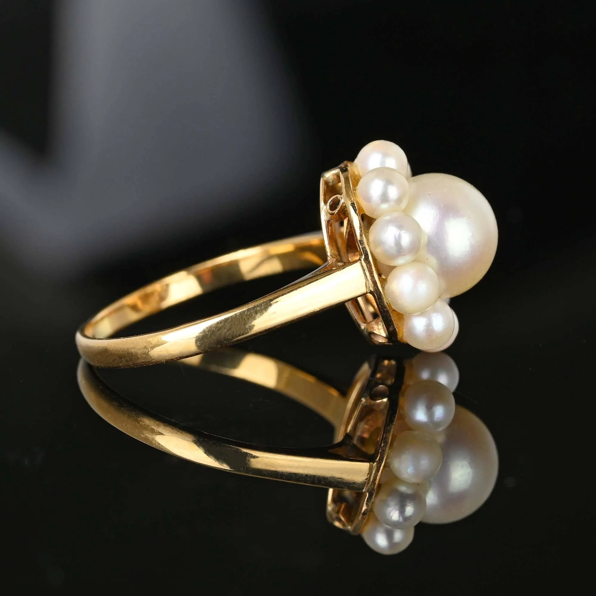 Exceptional 18K Gold Halo Cluster Pearl Ring