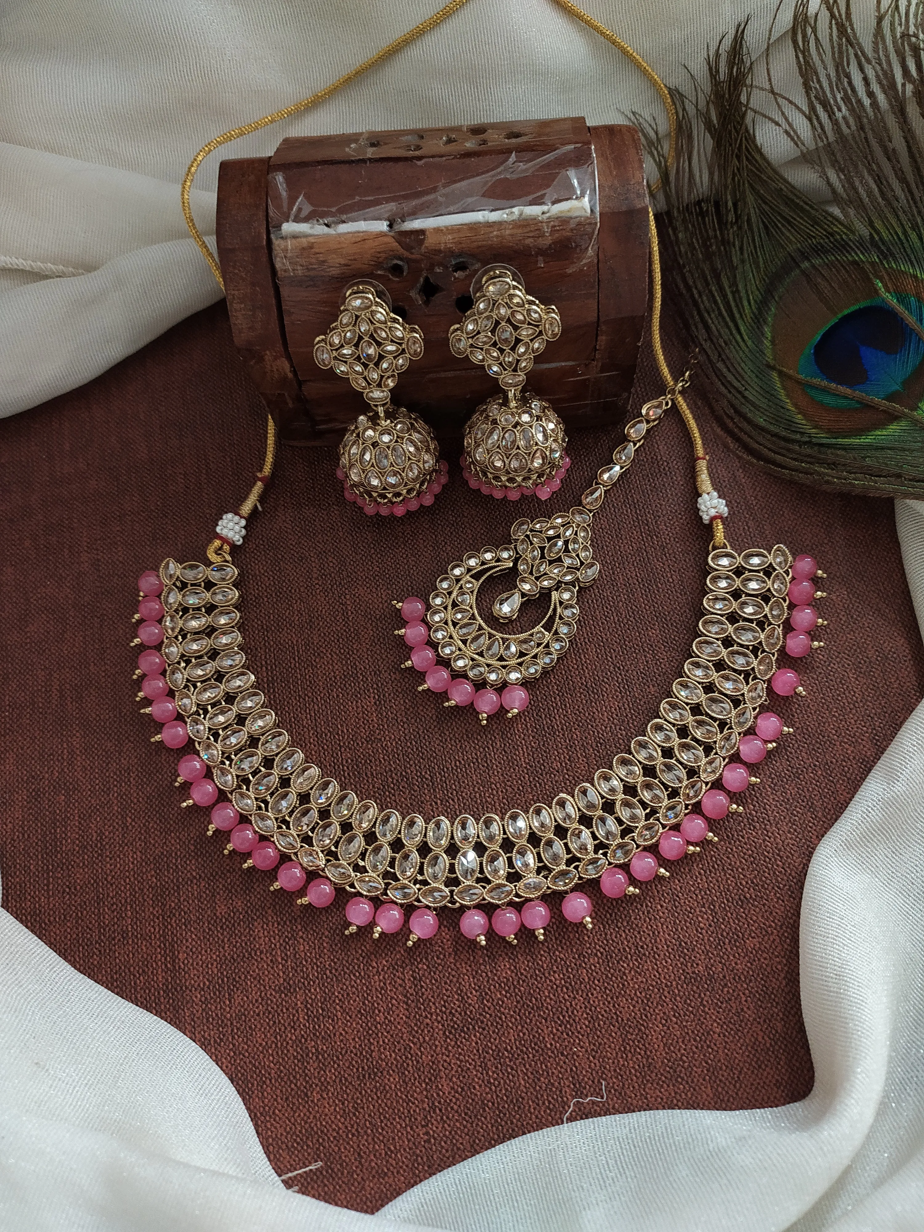 Eye Catching Elegant Mehandi Necklace Set With Dangling