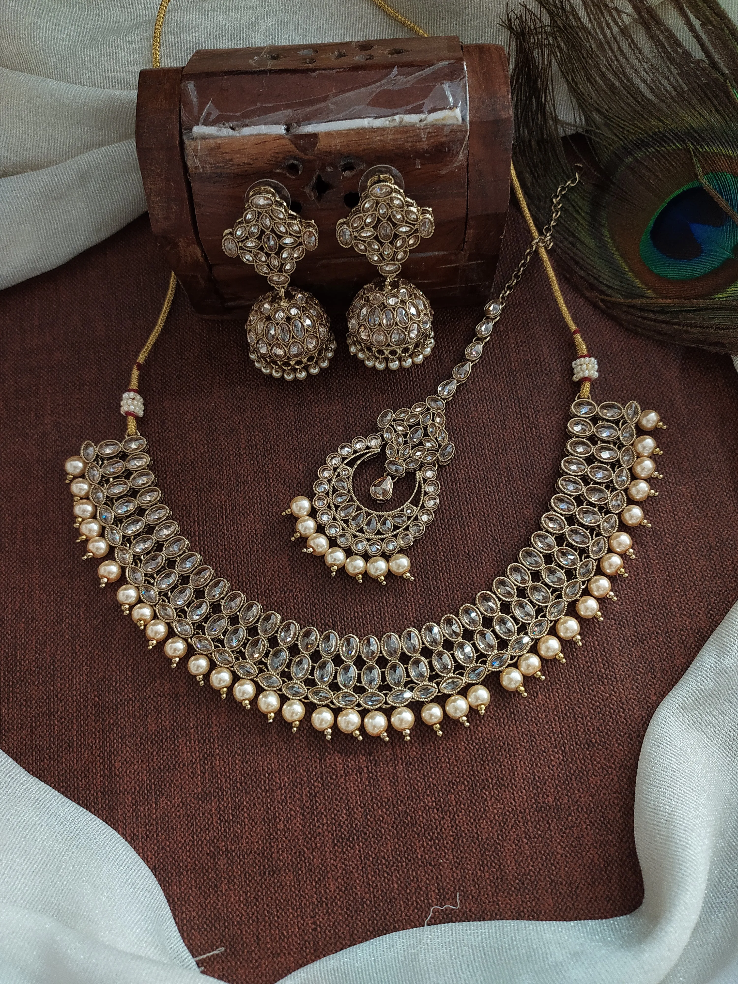 Eye Catching Elegant Mehandi Necklace Set With Dangling