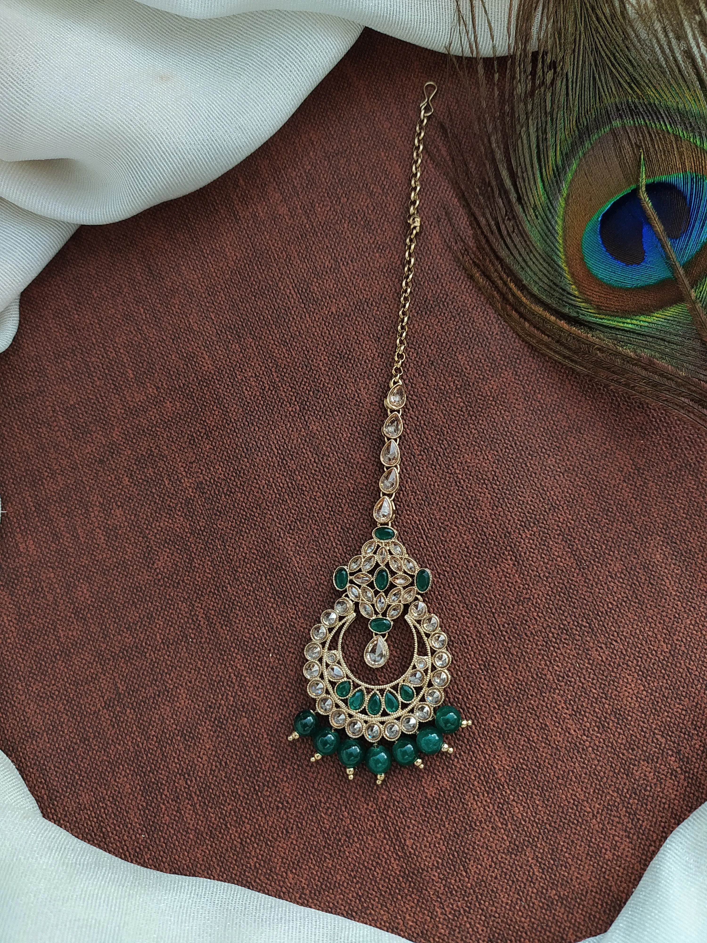 Eye Catching Elegant Mehandi Necklace Set With Dangling