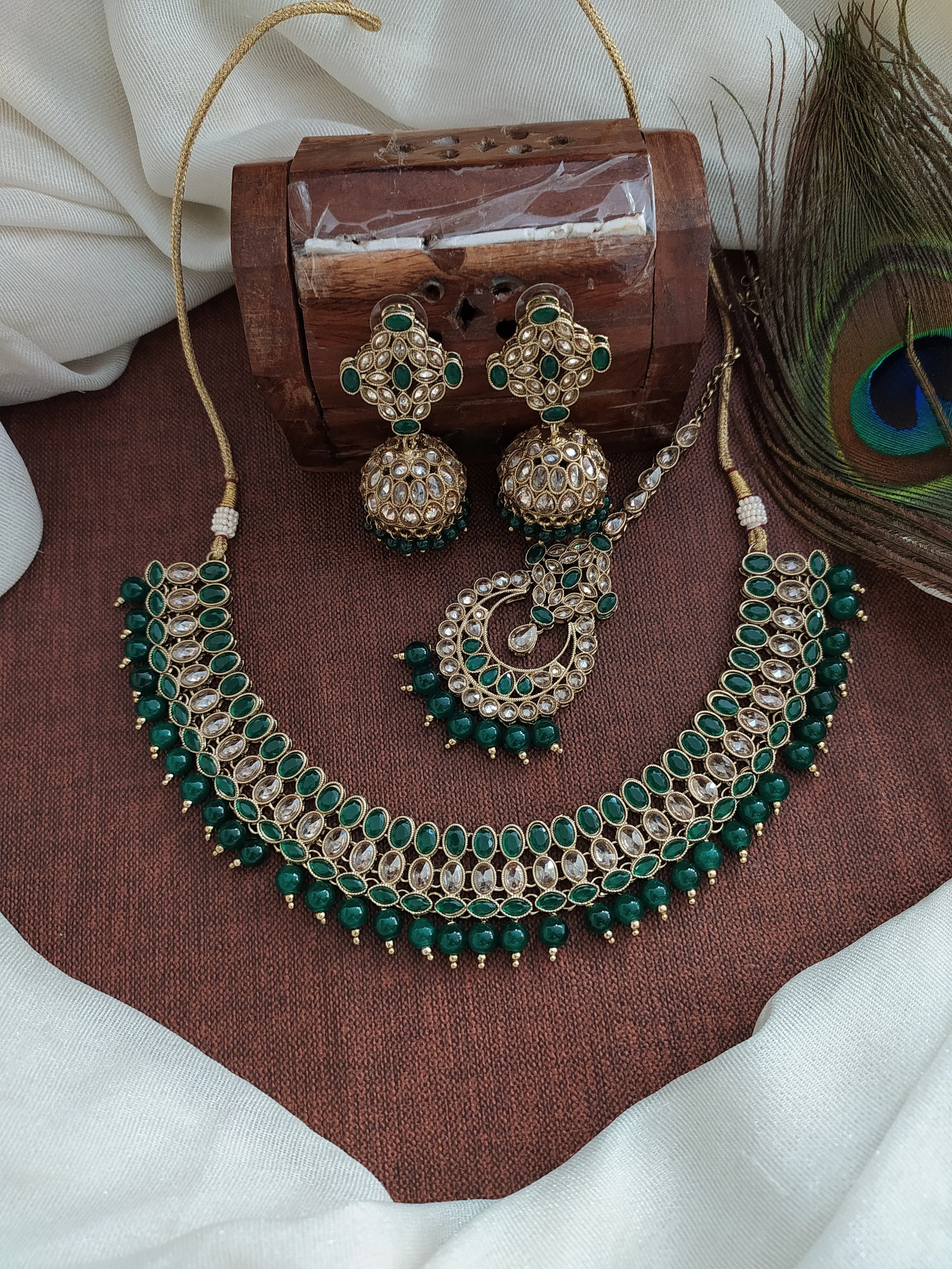 Eye Catching Elegant Mehandi Necklace Set With Dangling