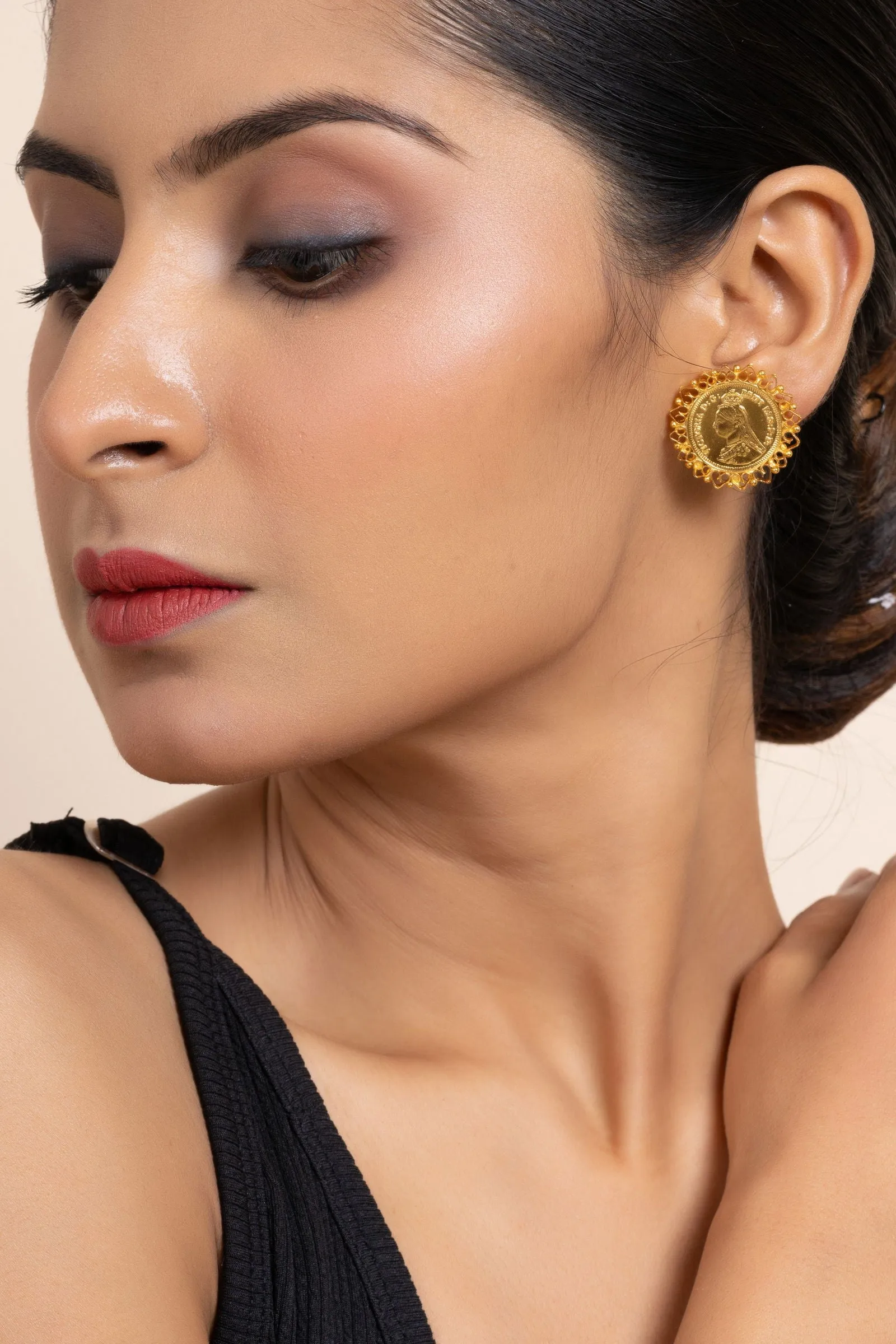 Gold Plated Guinea Coin Stud Earrings – Exquisite Jewelry for All Occasions