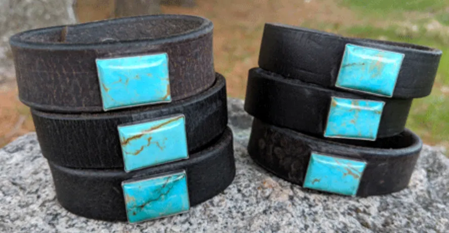 Laura Ingalls Women's Kingman Turquoise Rectangle Cab Leather Bracelet B-356