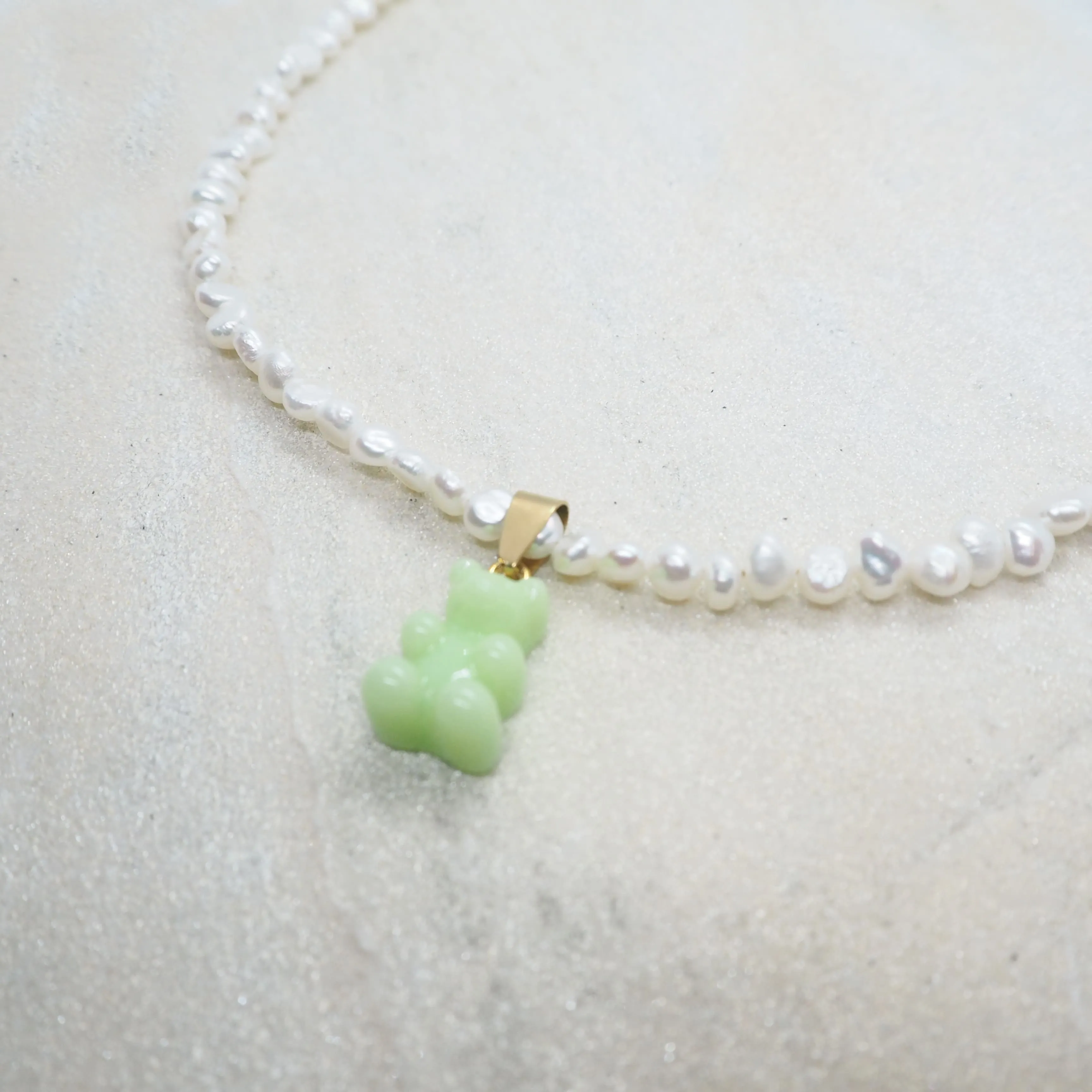 NOSTALGIC BEAR NECKLACE LIGHT GREEN