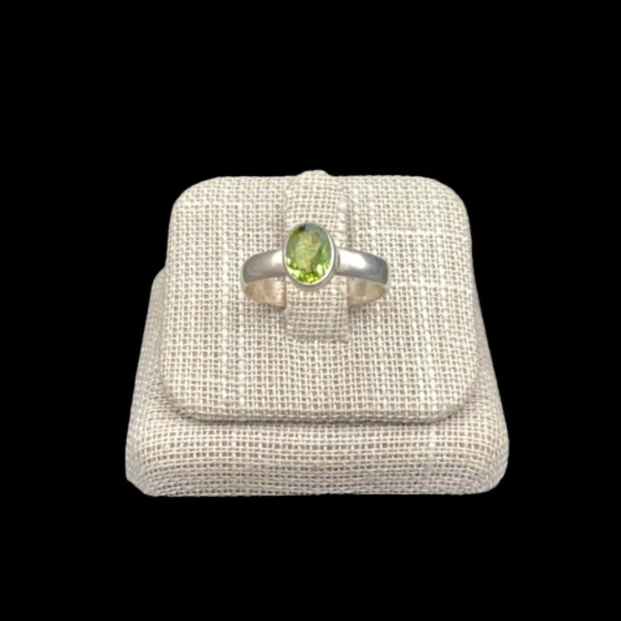 Peridot Ring Sterling Oval Cut Size 8 August Birthstone