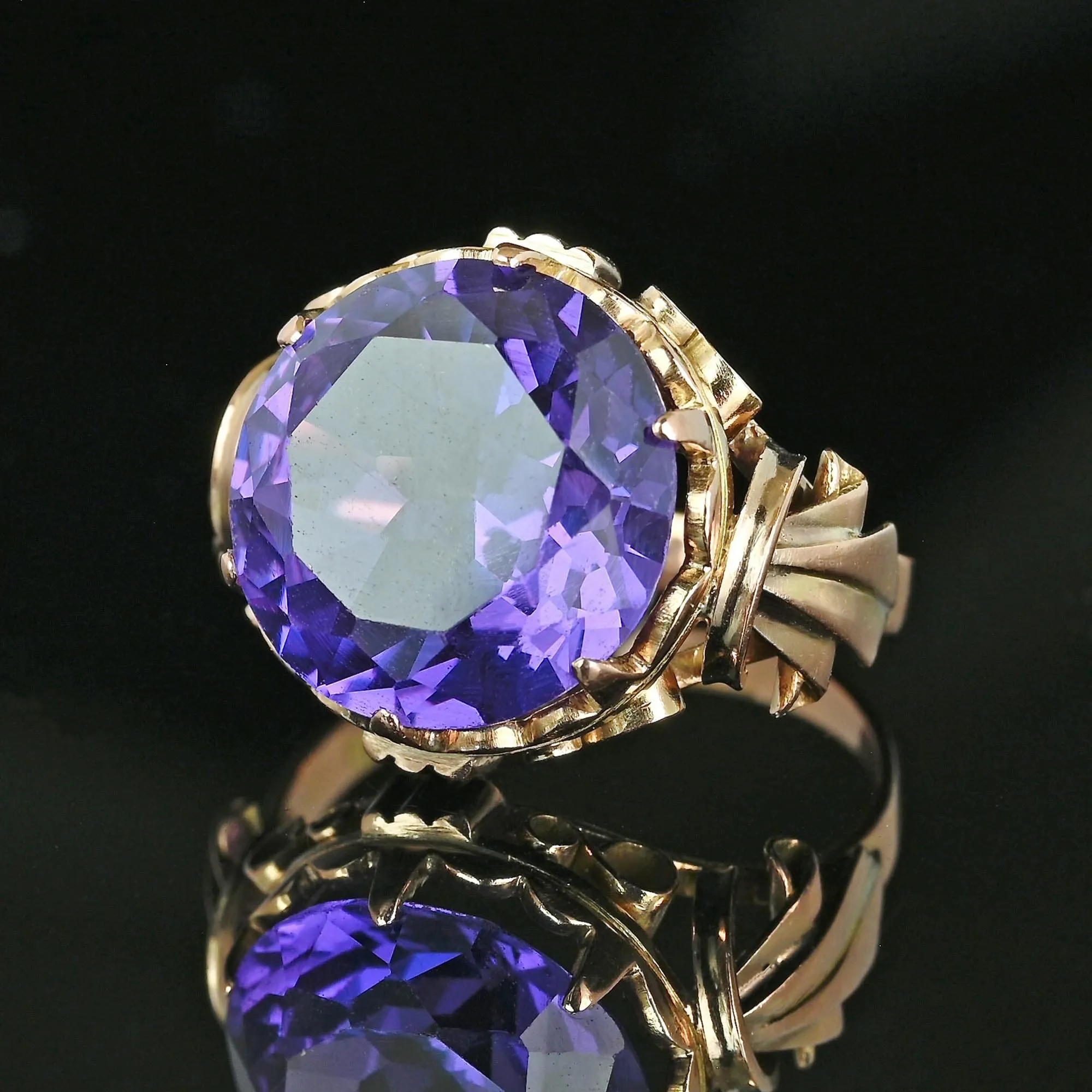 Retro 14K Gold Color Change Purple Sapphire Ring