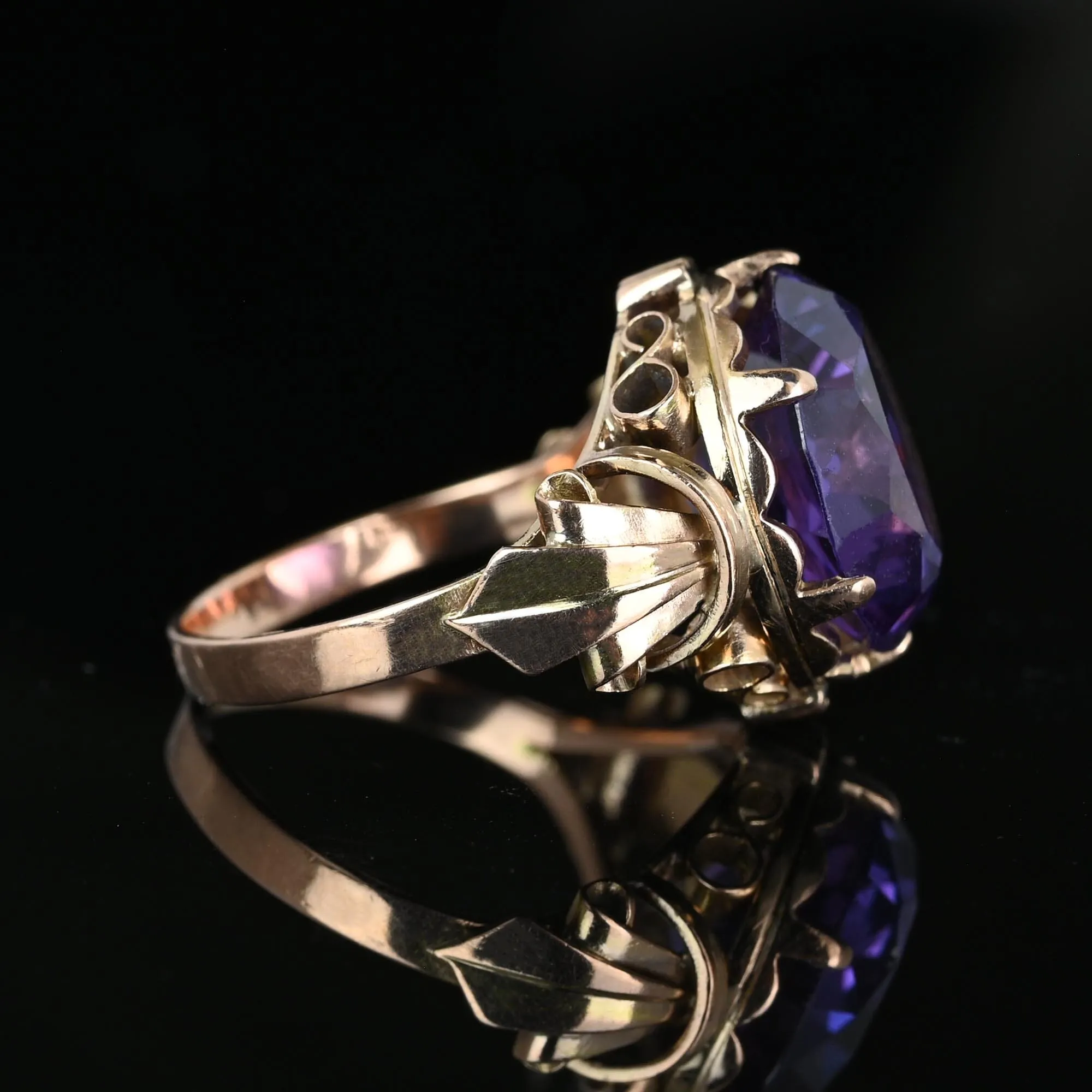 Retro 14K Gold Color Change Purple Sapphire Ring