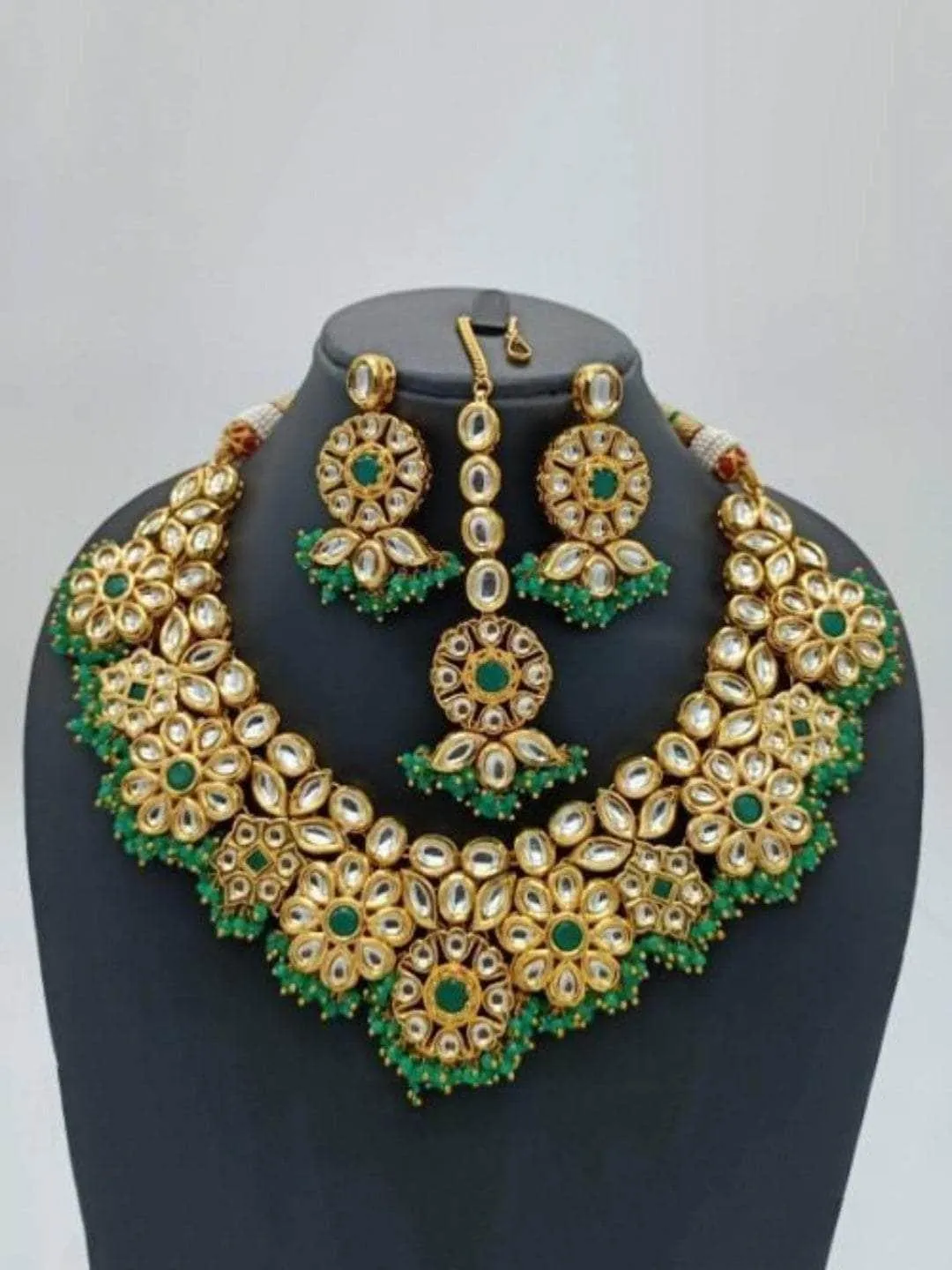 Round Flower Kundan Necklace Earring And Teeka Set