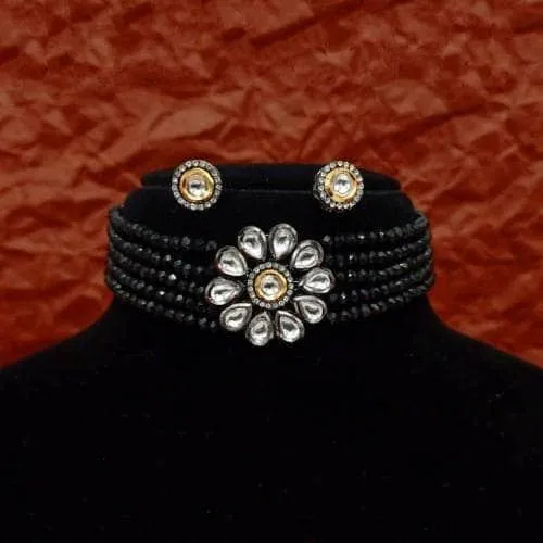 Simple Flower Choker And Earring Set