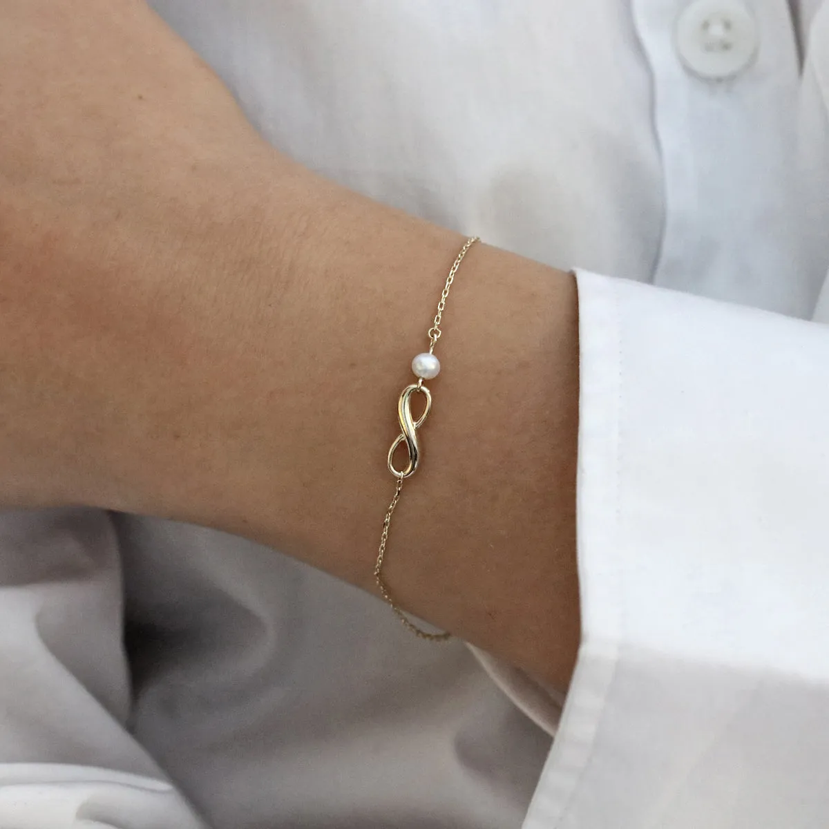 Soleil Collection Pearl infinity Bracelet | 9K Solid Yellow Gold