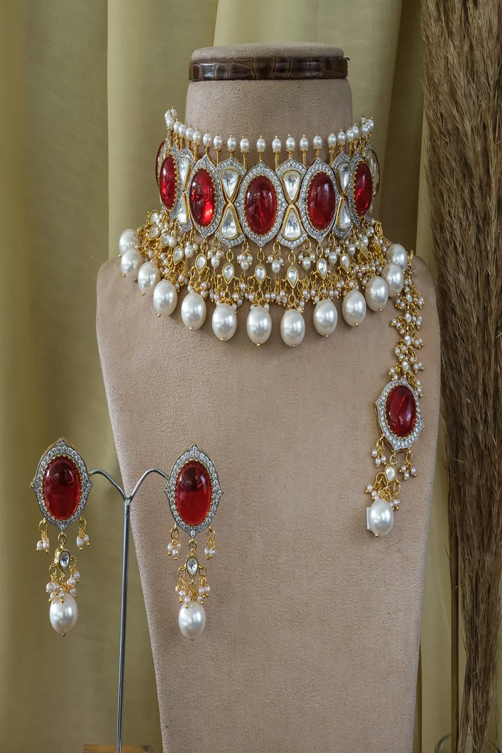 Traditional Choker Set With Earring & Maang Tikka