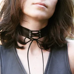 Twosided black leather choker