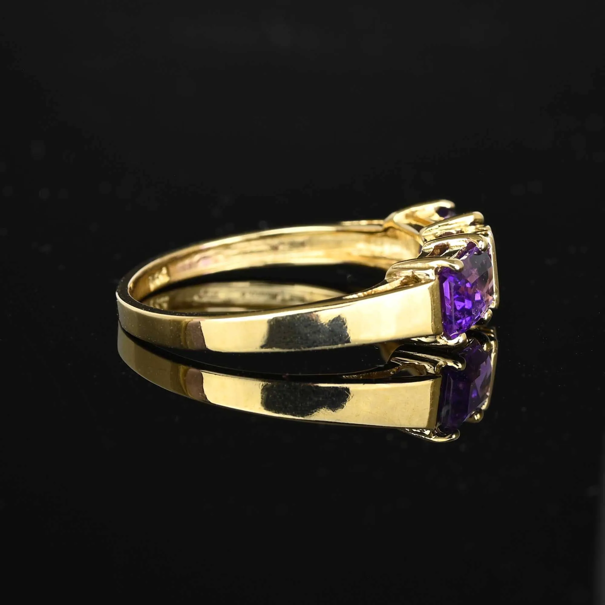 Vintage 14K Gold Emerald Cut Amethyst Ring Band