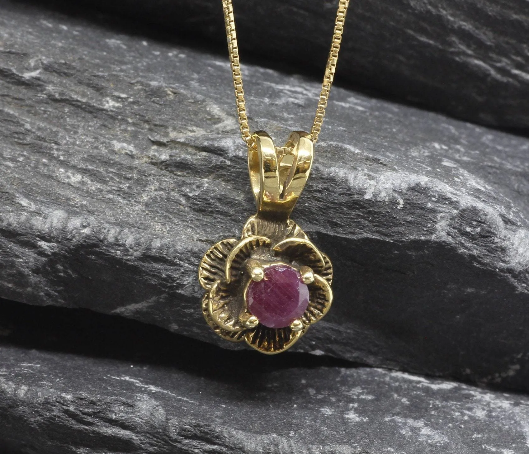 Vintage Flower Ruby Pendant - Natural Ruby Necklace, Gold Ruby Pendant