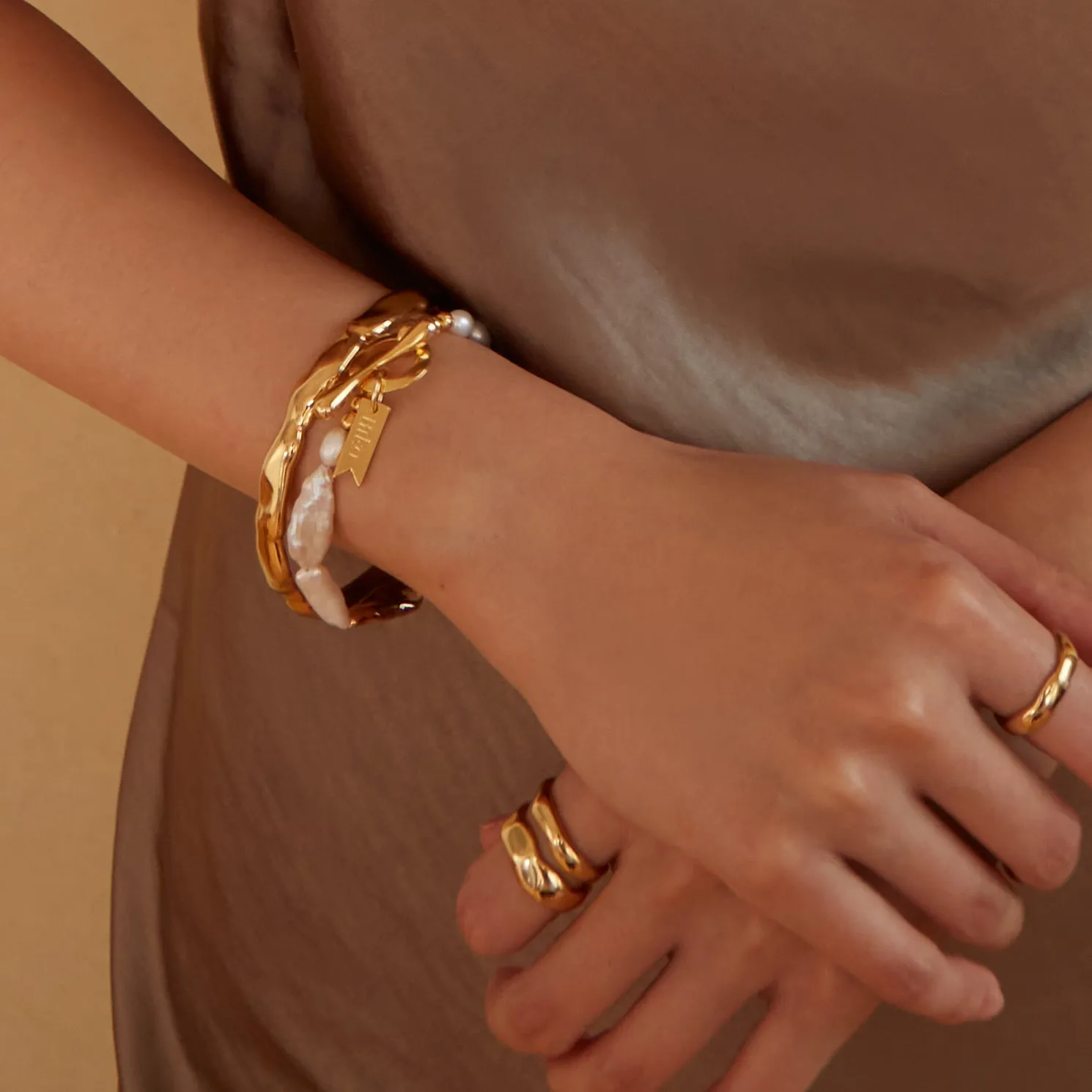 Wavi Bangle - Gold